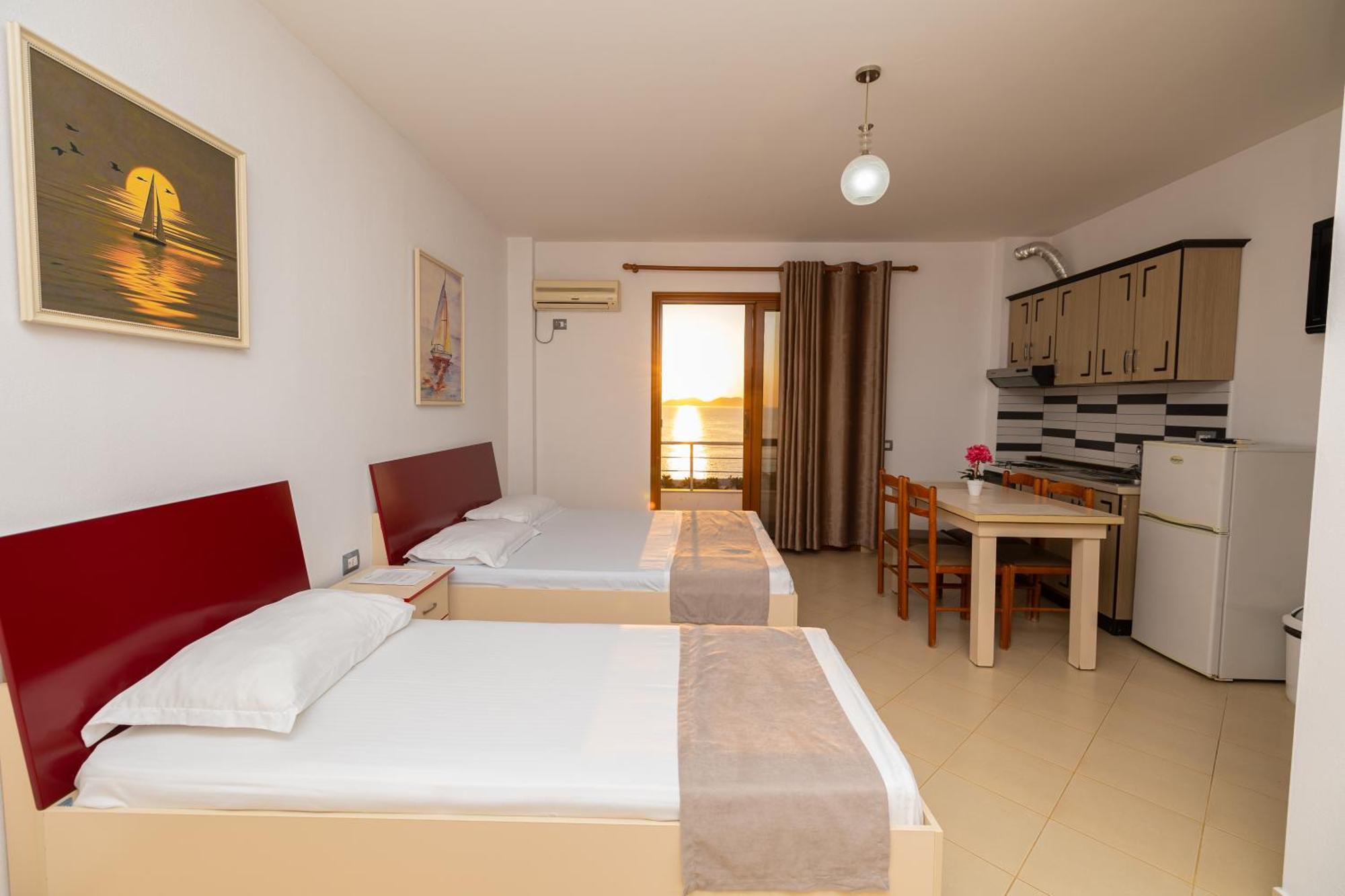 Hotel Idi Влёра Экстерьер фото