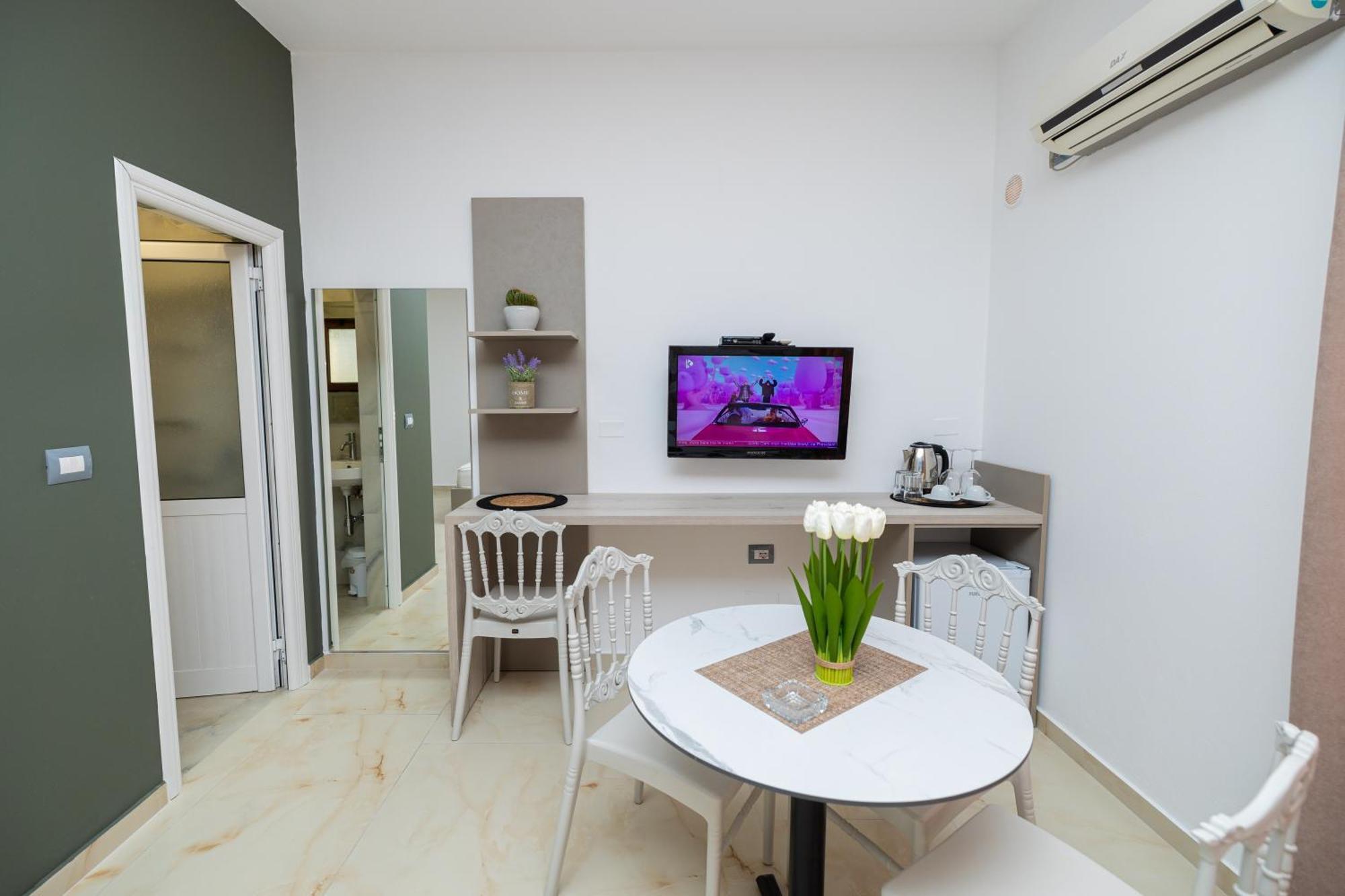 Hotel Idi Влёра Экстерьер фото