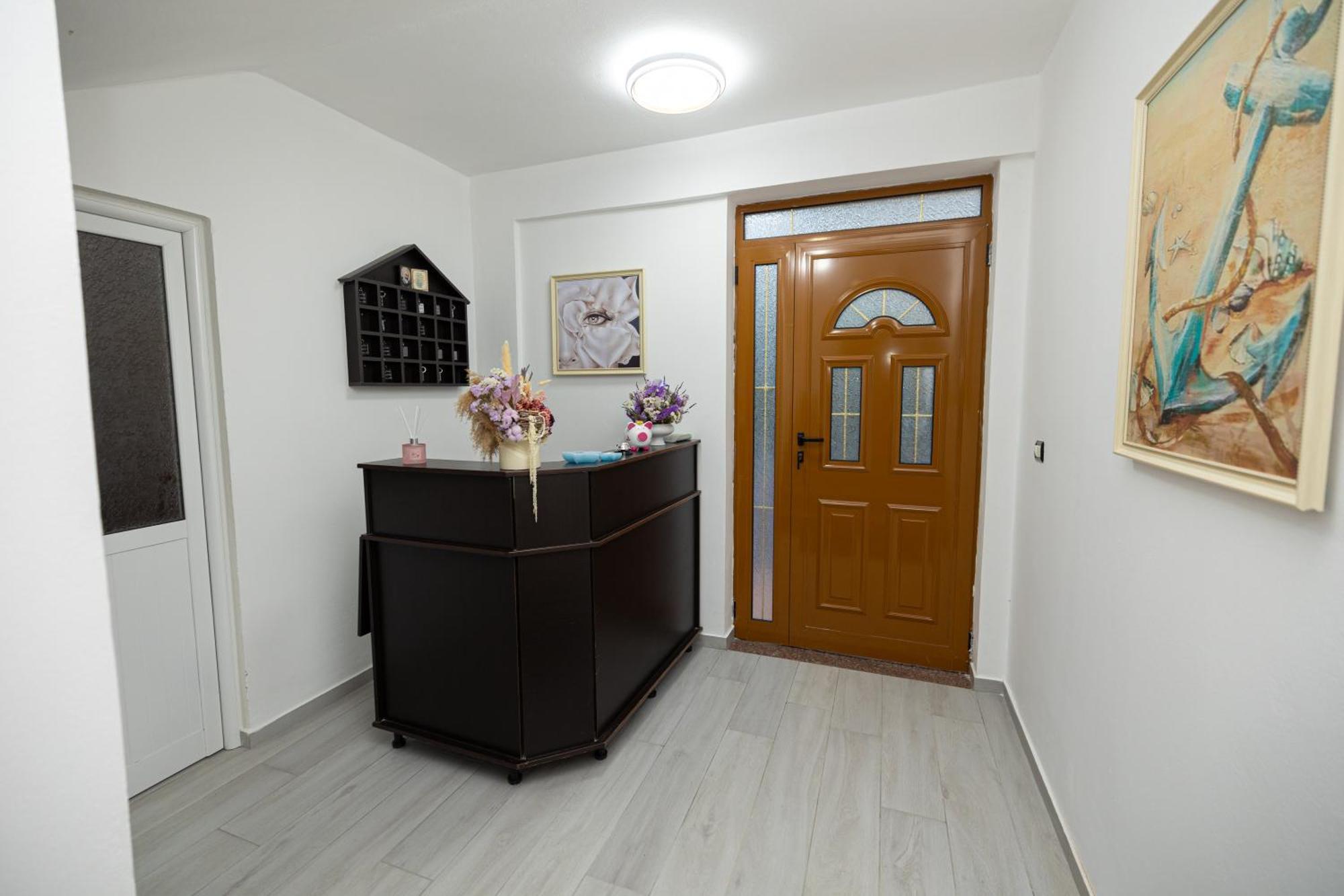 Hotel Idi Влёра Экстерьер фото